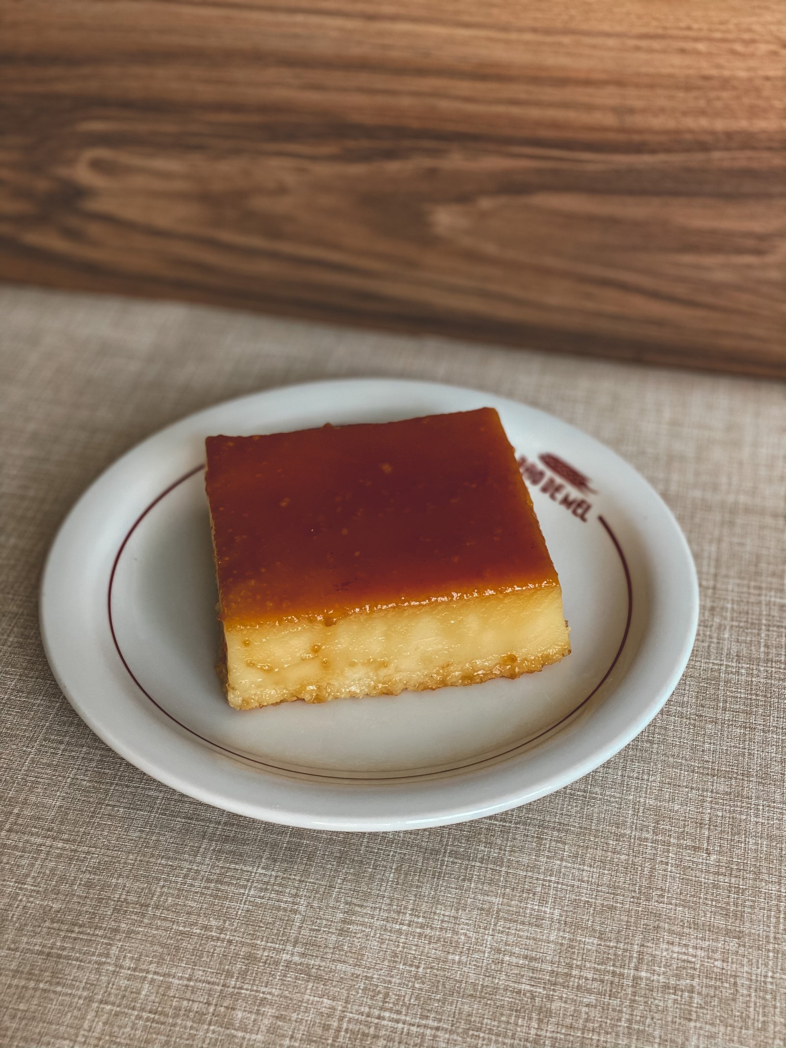 Bolo caçarola com calda